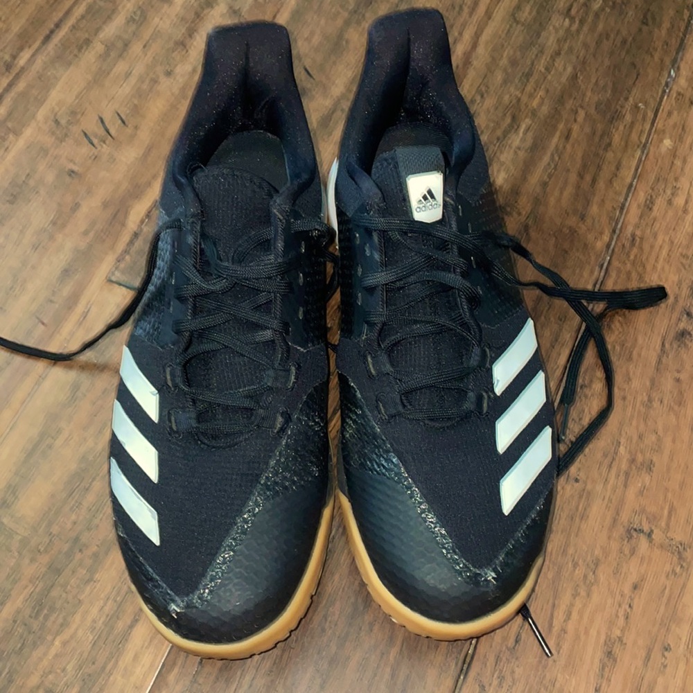 Black volleyball shoes